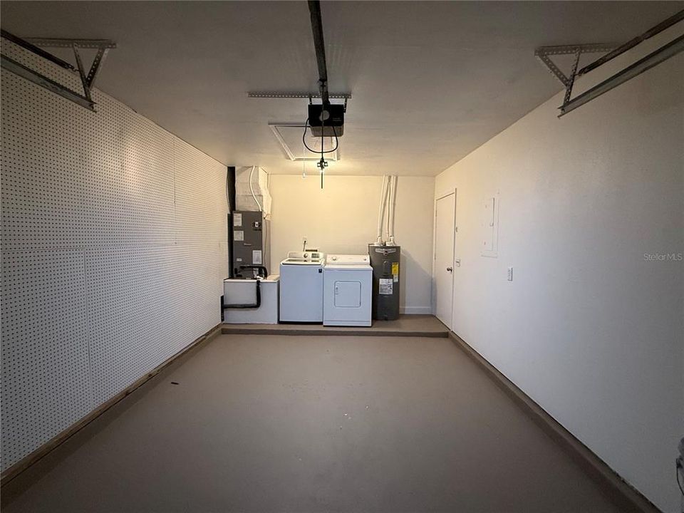 Active With Contract: $295,000 (3 beds, 2 baths, 1214 Square Feet)