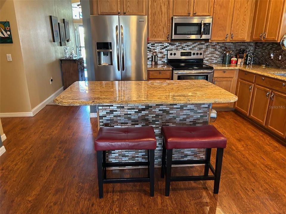 待售: $439,000 (3 贝兹, 2 浴室, 2032 平方英尺)