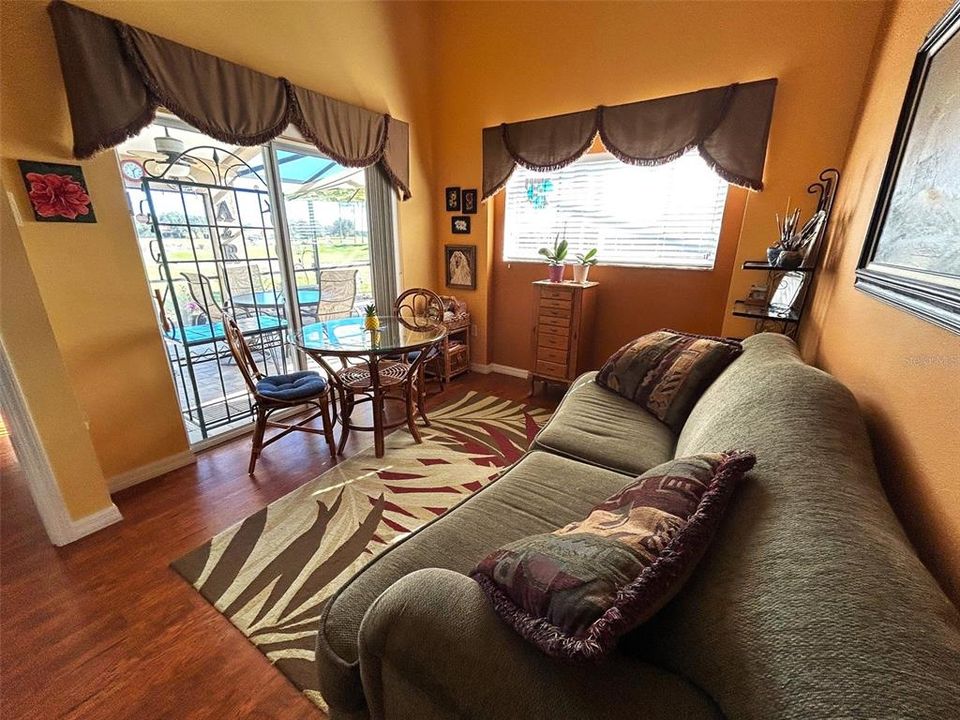 待售: $439,000 (3 贝兹, 2 浴室, 2032 平方英尺)