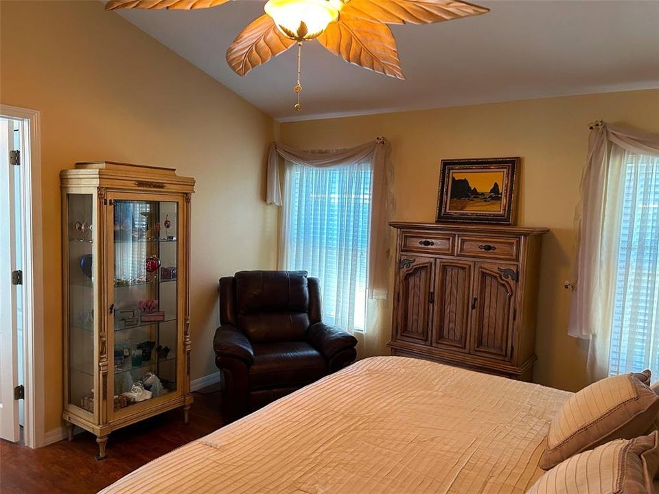 待售: $439,000 (3 贝兹, 2 浴室, 2032 平方英尺)