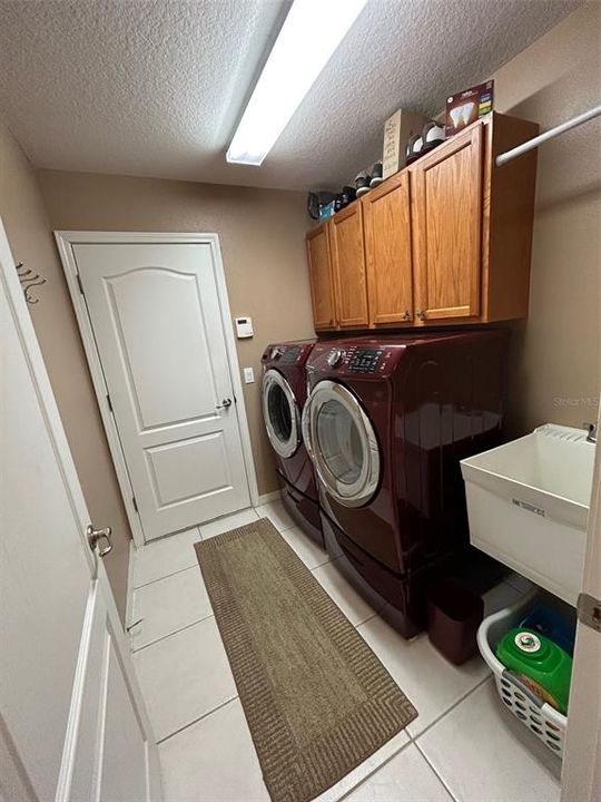 待售: $439,000 (3 贝兹, 2 浴室, 2032 平方英尺)