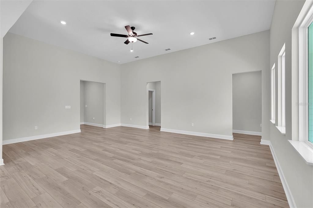 For Sale: $414,900 (4 beds, 2 baths, 2063 Square Feet)