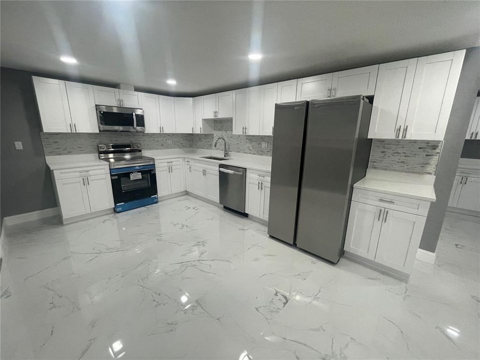 待售: $325,000 (3 贝兹, 2 浴室, 1252 平方英尺)