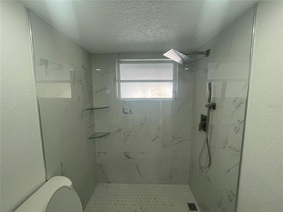 待售: $325,000 (3 贝兹, 2 浴室, 1252 平方英尺)