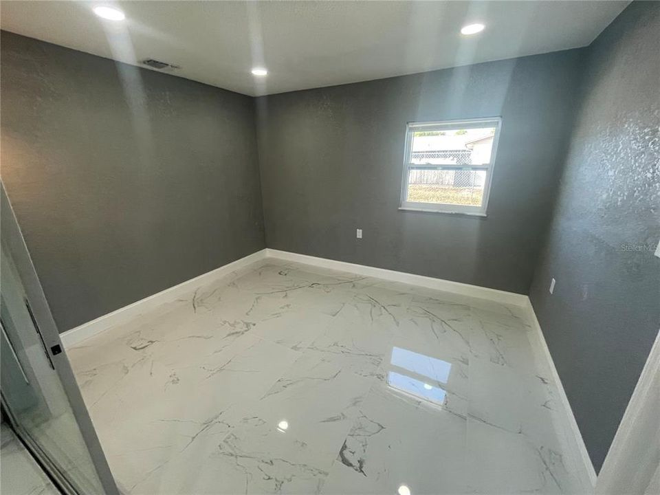 待售: $325,000 (3 贝兹, 2 浴室, 1252 平方英尺)