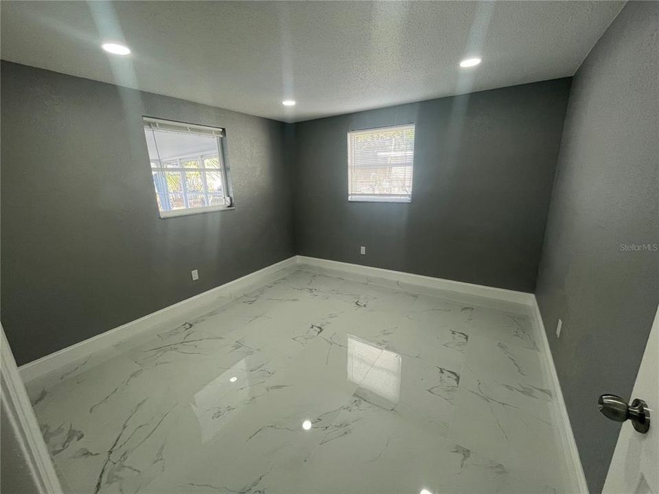 待售: $325,000 (3 贝兹, 2 浴室, 1252 平方英尺)