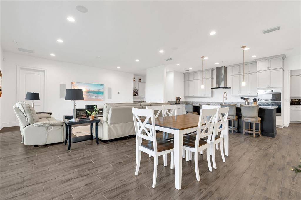 待售: $1,450,000 (4 贝兹, 5 浴室, 3725 平方英尺)