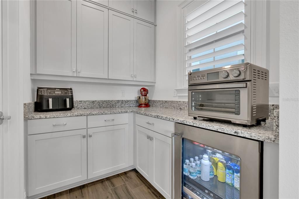 待售: $1,450,000 (4 贝兹, 5 浴室, 3725 平方英尺)