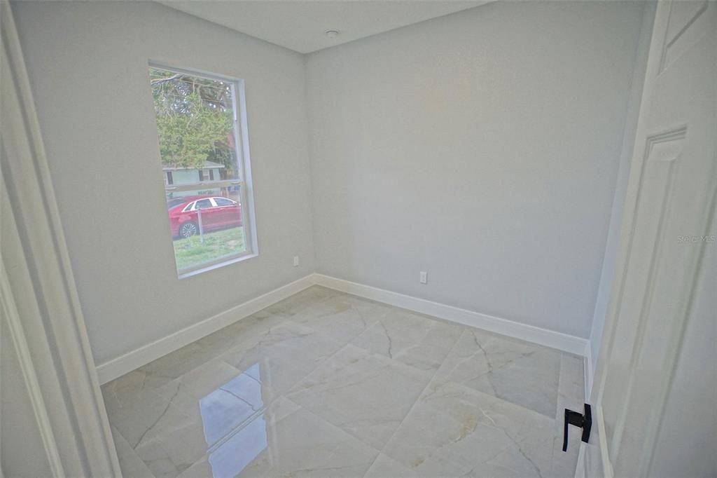 For Sale: $319,000 (4 beds, 3 baths, 1656 Square Feet)