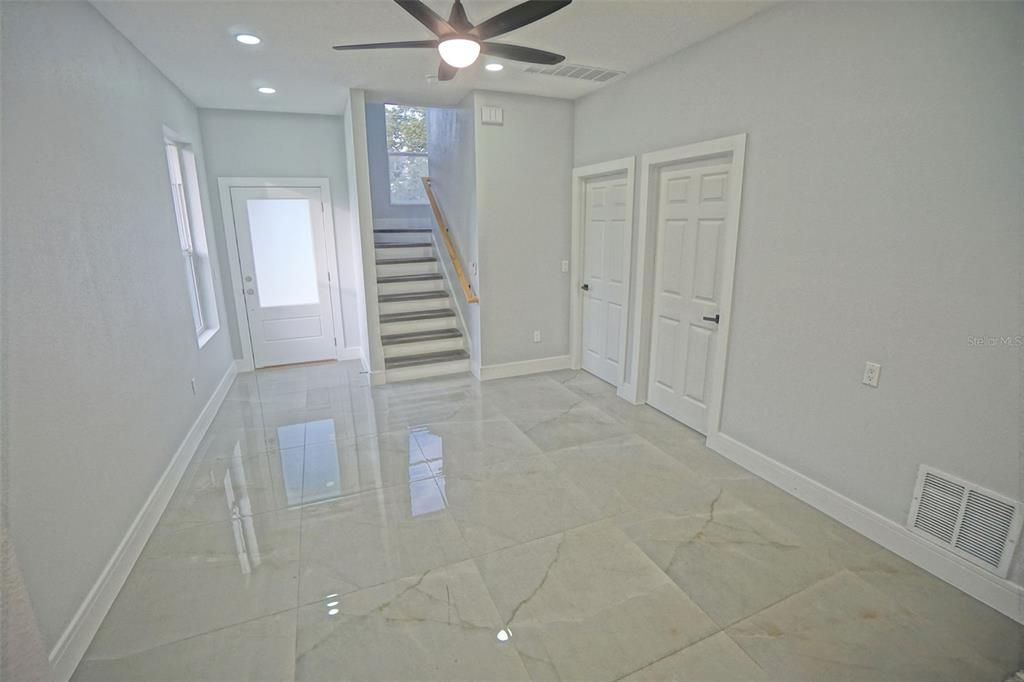 For Sale: $319,000 (4 beds, 3 baths, 1656 Square Feet)