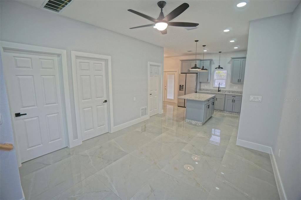 For Sale: $319,000 (4 beds, 3 baths, 1656 Square Feet)