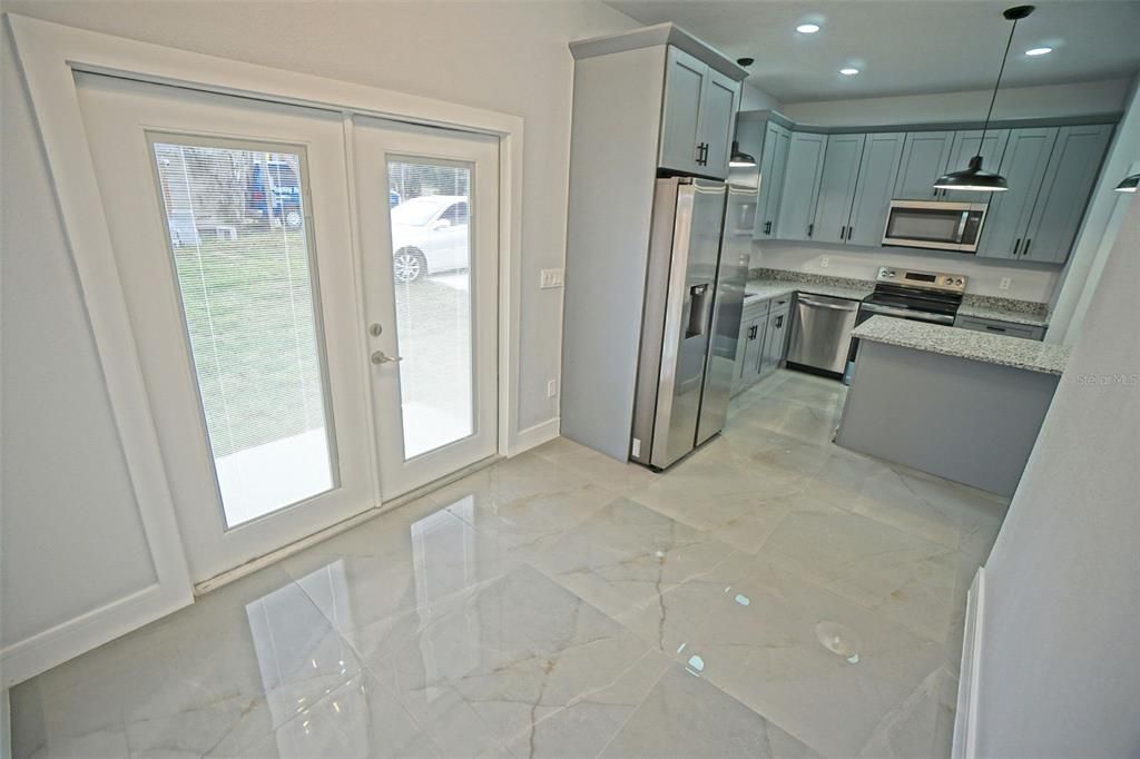 For Sale: $319,000 (4 beds, 3 baths, 1656 Square Feet)