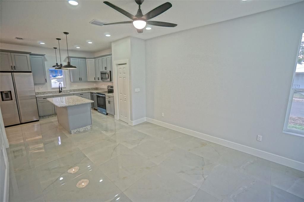 For Sale: $319,000 (4 beds, 3 baths, 1656 Square Feet)