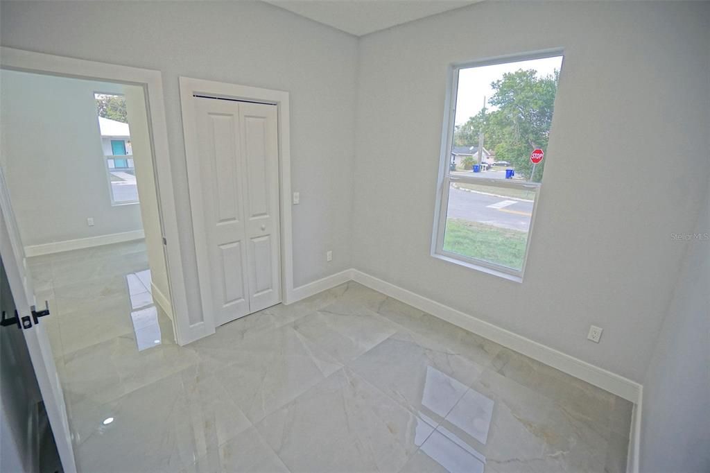 For Sale: $319,000 (4 beds, 3 baths, 1656 Square Feet)