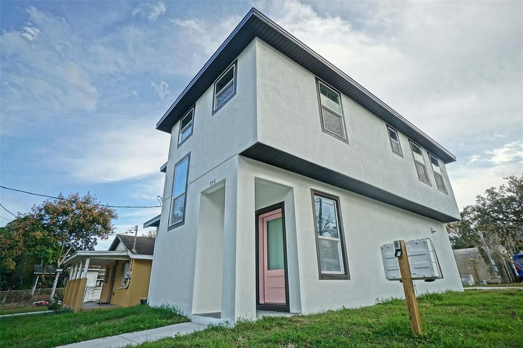 For Sale: $319,000 (4 beds, 3 baths, 1656 Square Feet)