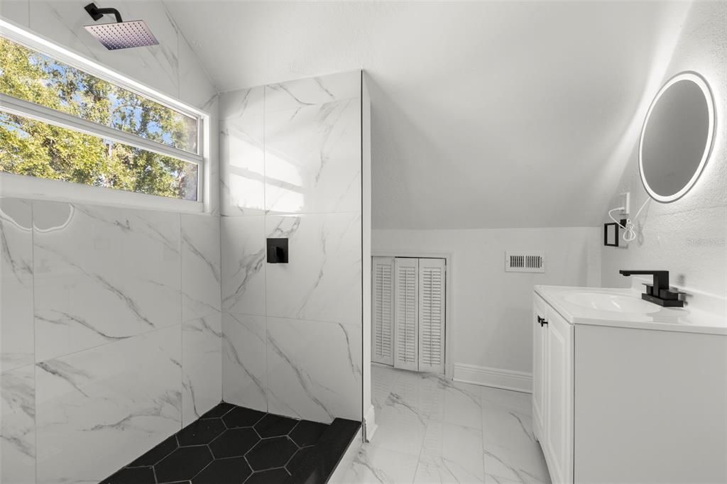 На продажу: $285,000 (3 спален, 2 ванн, 1122 Квадратных фут)