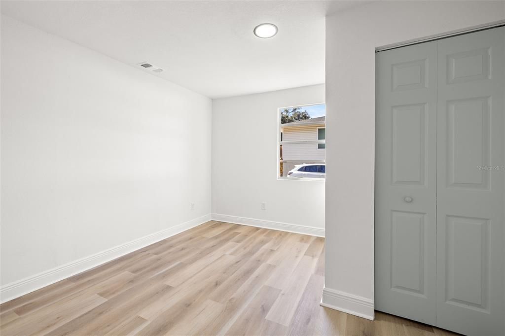 На продажу: $285,000 (3 спален, 2 ванн, 1122 Квадратных фут)