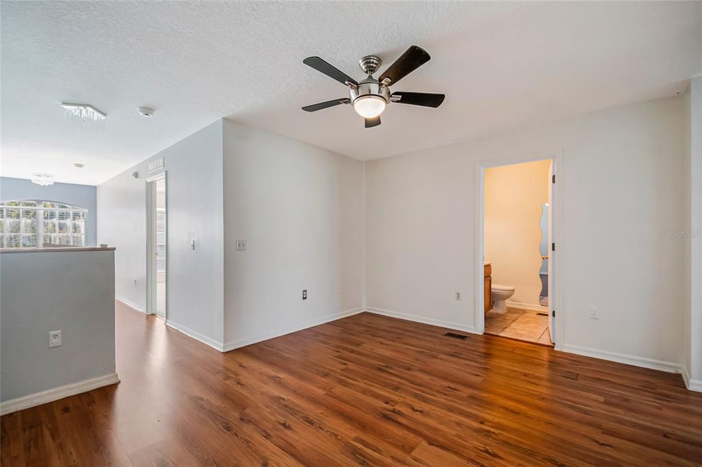 For Sale: $285,000 (3 beds, 2 baths, 1703 Square Feet)