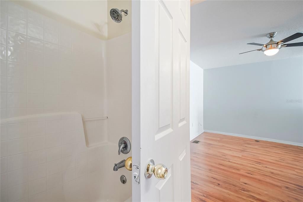 For Sale: $285,000 (3 beds, 2 baths, 1703 Square Feet)