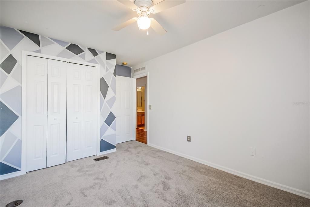 For Sale: $285,000 (3 beds, 2 baths, 1703 Square Feet)