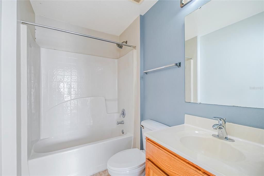 For Sale: $285,000 (3 beds, 2 baths, 1703 Square Feet)