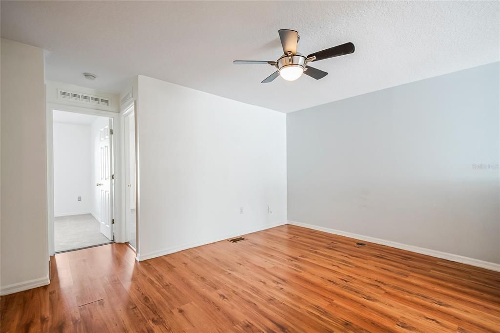 For Sale: $285,000 (3 beds, 2 baths, 1703 Square Feet)