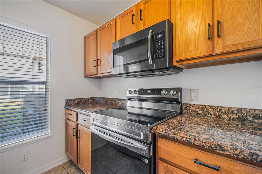 For Sale: $285,000 (3 beds, 2 baths, 1703 Square Feet)