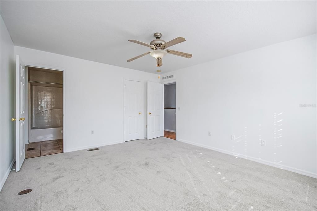 For Sale: $285,000 (3 beds, 2 baths, 1703 Square Feet)