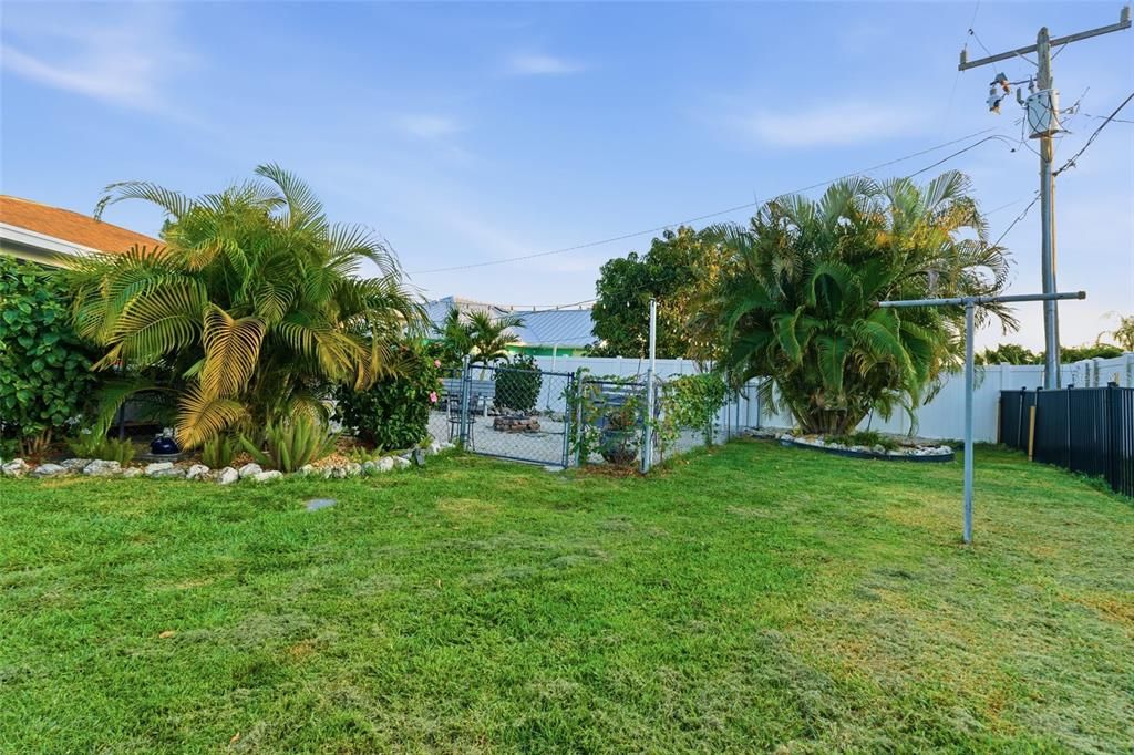 For Sale: $324,888 (3 beds, 2 baths, 1805 Square Feet)