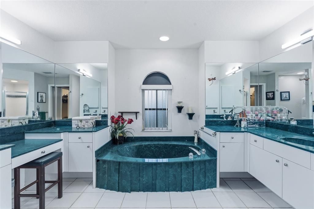 For Sale: $324,888 (3 beds, 2 baths, 1805 Square Feet)