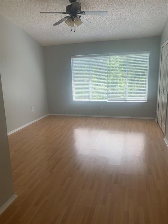 出租: $2,200 (2 贝兹, 1 浴室, 1152 平方英尺)