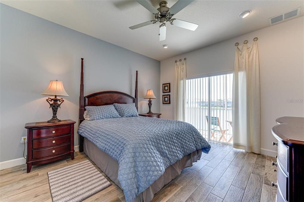 For Rent: $1,790 (3 beds, 2 baths, 1417 Square Feet)