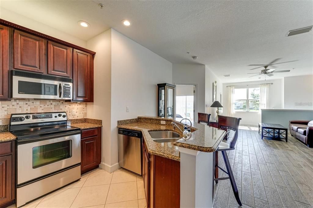 For Rent: $1,790 (3 beds, 2 baths, 1417 Square Feet)