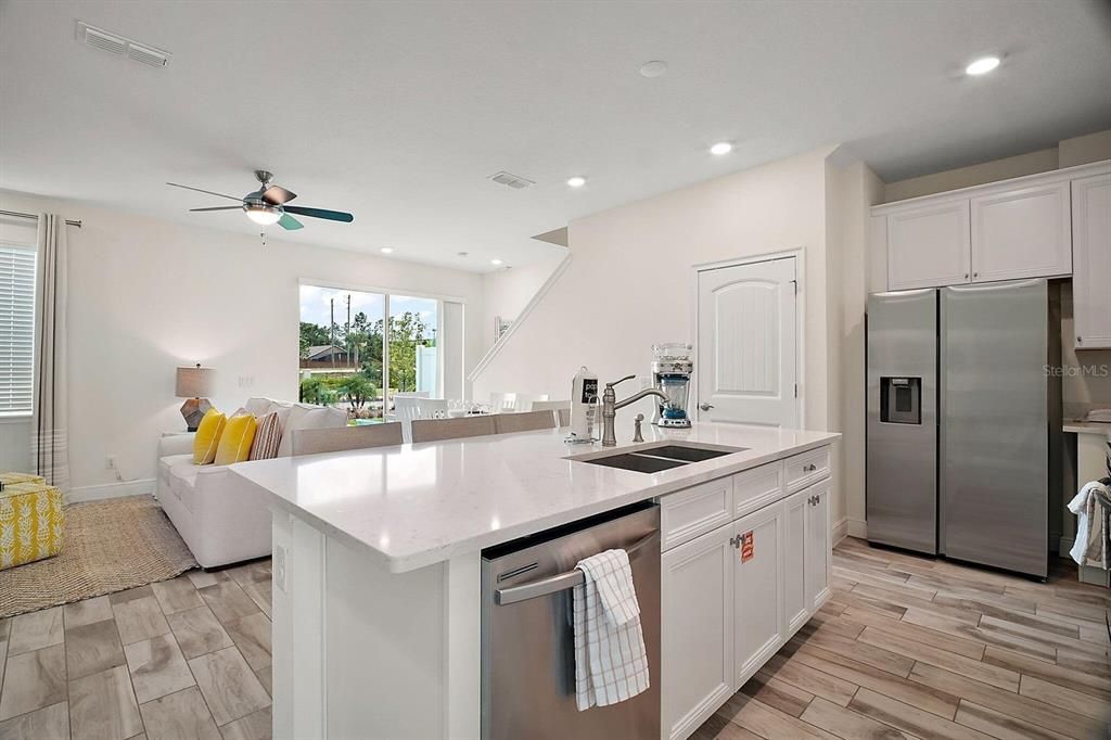 For Sale: $419,900 (2 beds, 2 baths, 1440 Square Feet)