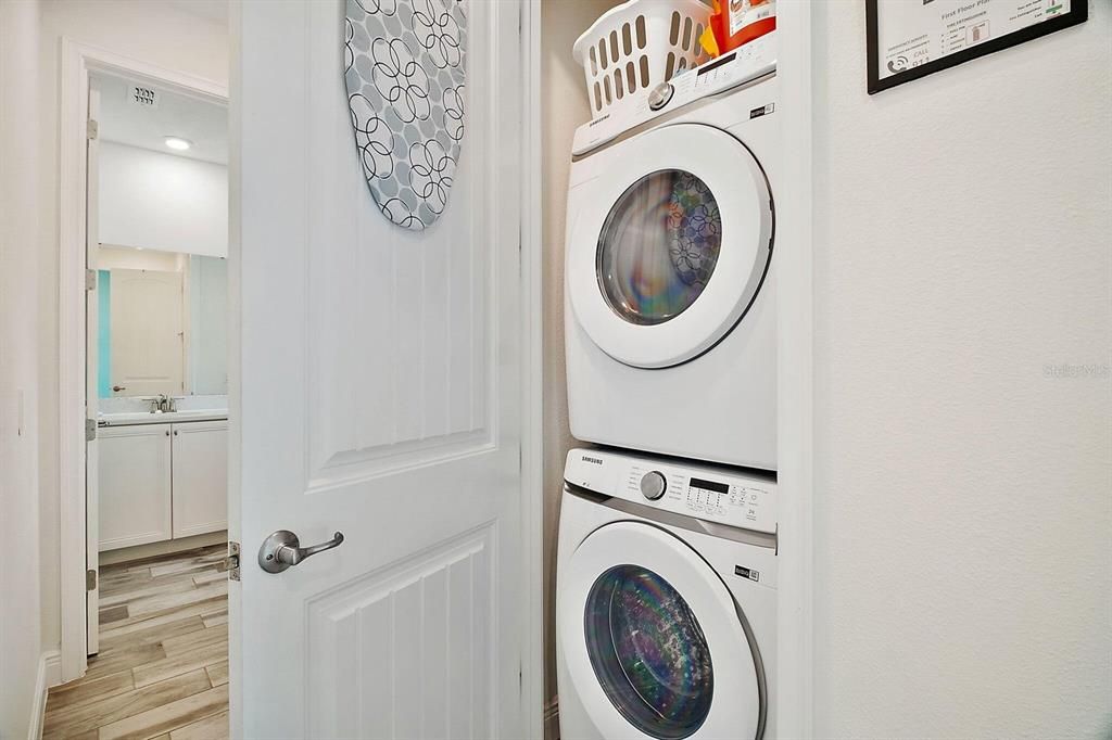 For Sale: $419,900 (2 beds, 2 baths, 1440 Square Feet)