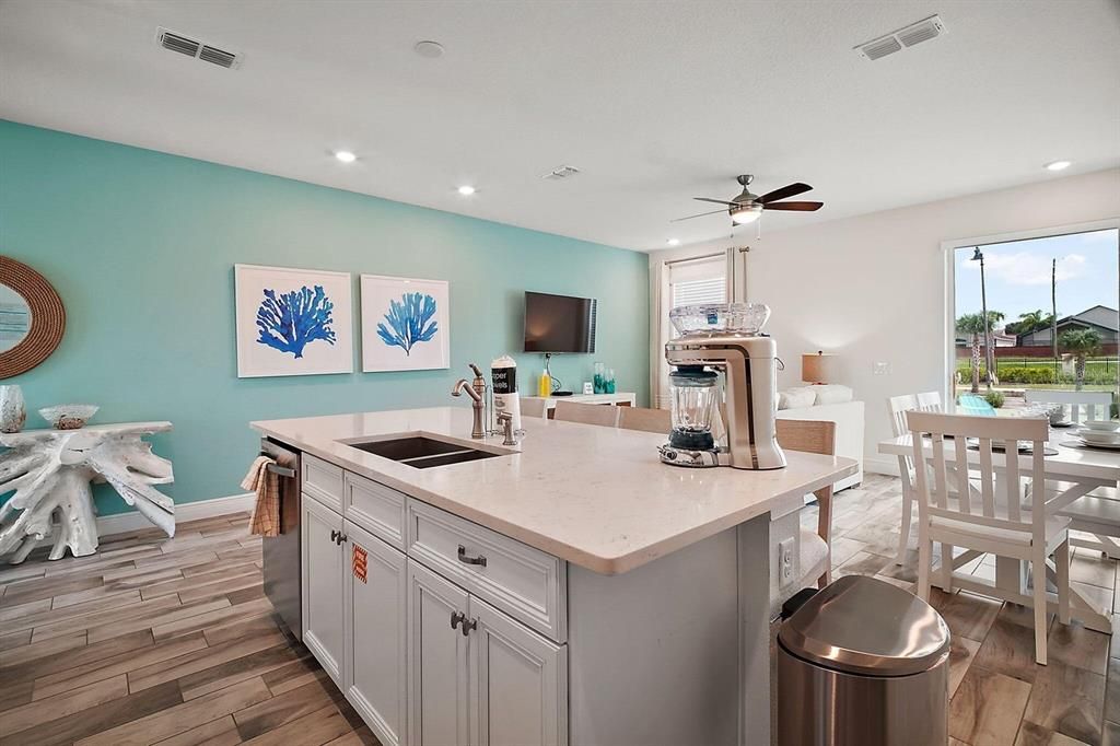 For Sale: $419,900 (2 beds, 2 baths, 1440 Square Feet)