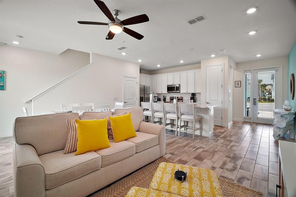 For Sale: $419,900 (2 beds, 2 baths, 1440 Square Feet)