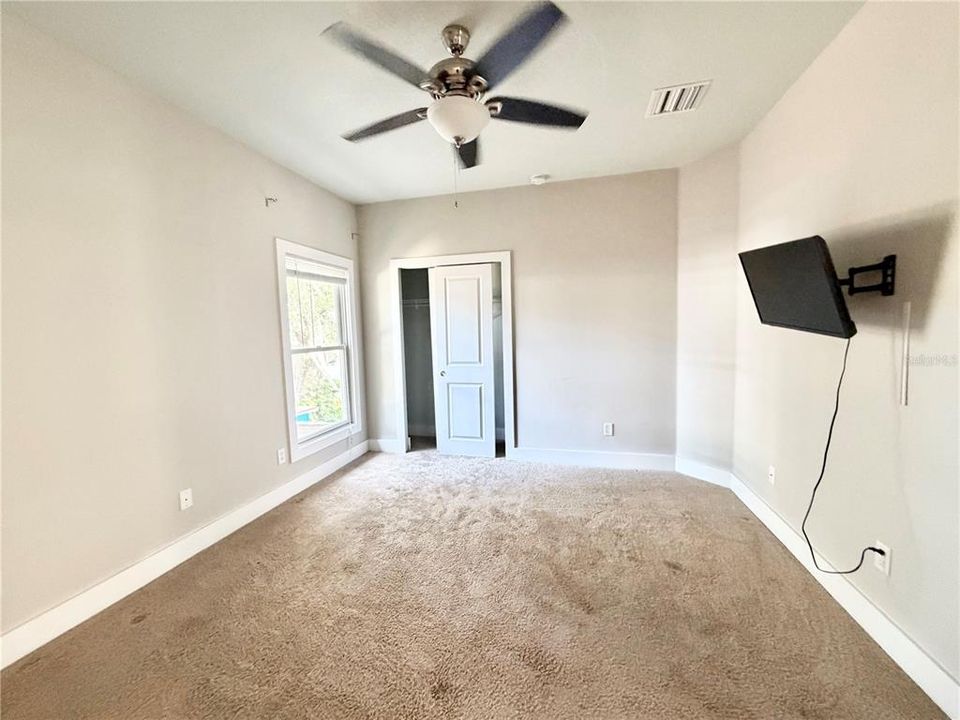 В аренду: $3,550 (4 спален, 3 ванн, 1800 Квадратных фут)