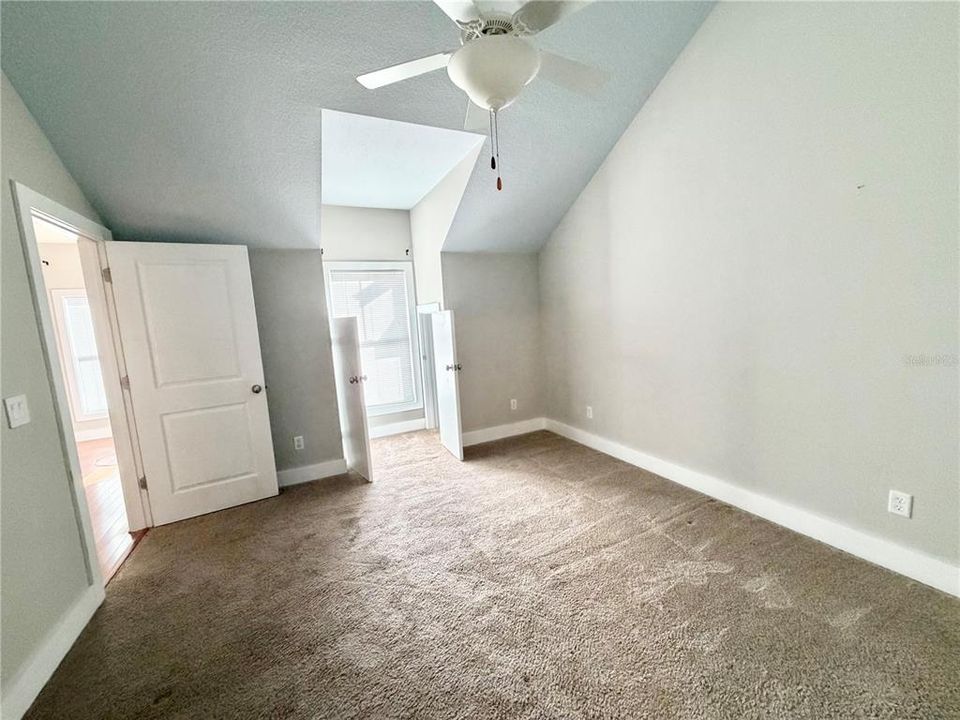 В аренду: $3,550 (4 спален, 3 ванн, 1800 Квадратных фут)