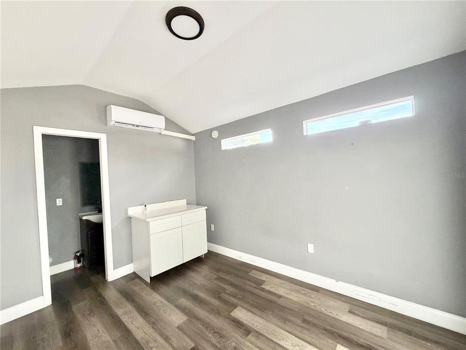 В аренду: $3,550 (4 спален, 3 ванн, 1800 Квадратных фут)