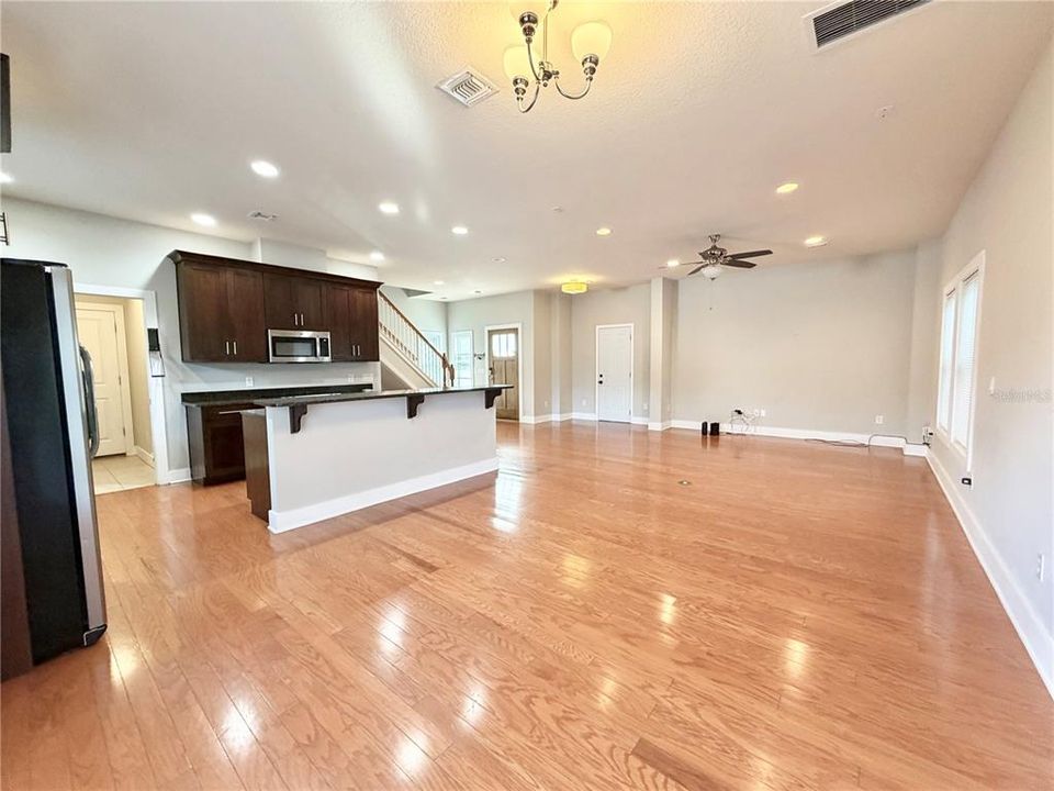 В аренду: $3,550 (4 спален, 3 ванн, 1800 Квадратных фут)