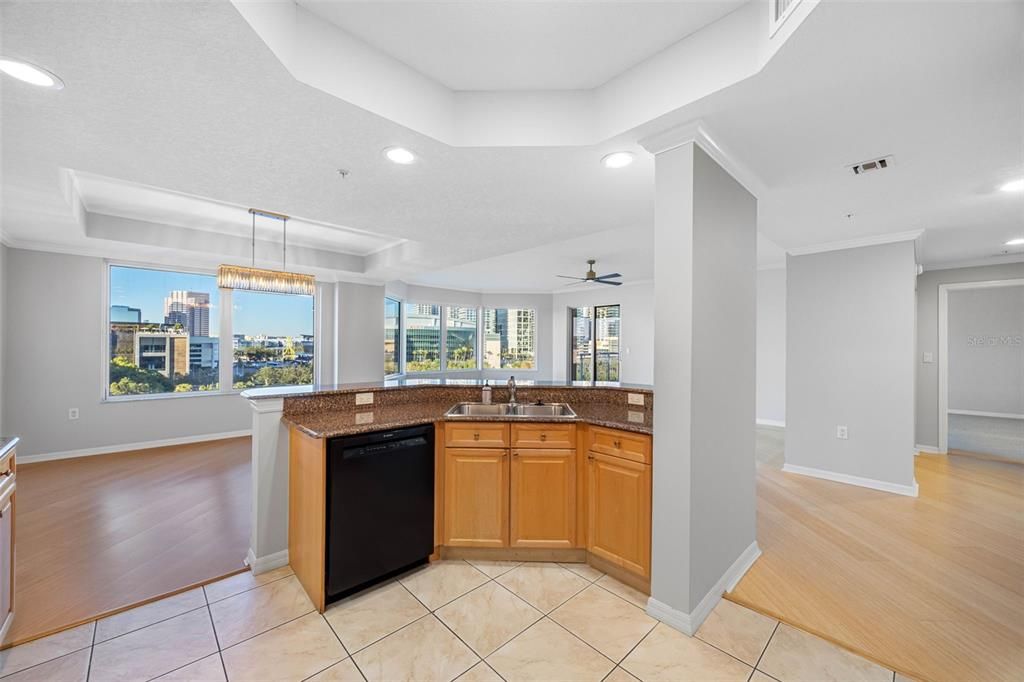 En Renta: $4,750 (2 camas, 2 baños, 1821 Pies cuadrados)