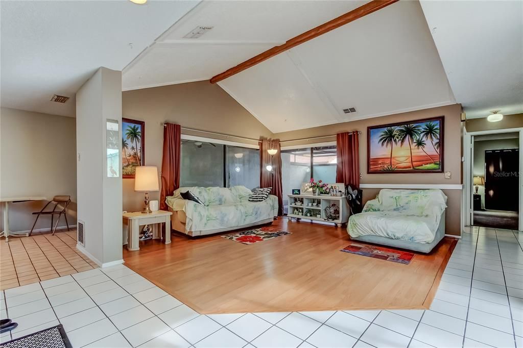 For Sale: $245,000 (3 beds, 2 baths, 1300 Square Feet)