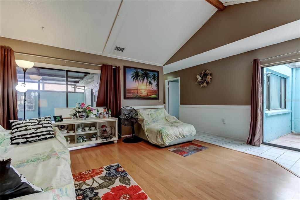 For Sale: $245,000 (3 beds, 2 baths, 1300 Square Feet)