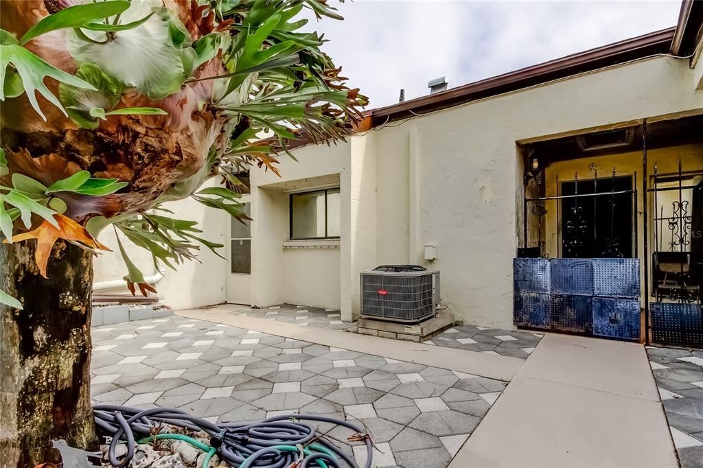 For Sale: $245,000 (3 beds, 2 baths, 1300 Square Feet)