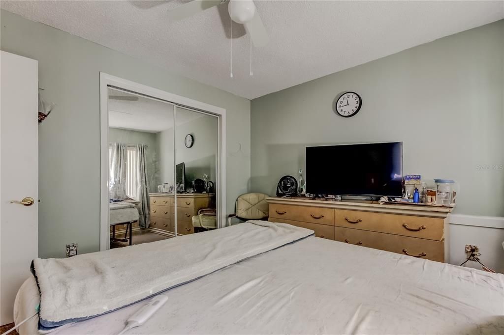 For Sale: $245,000 (3 beds, 2 baths, 1300 Square Feet)