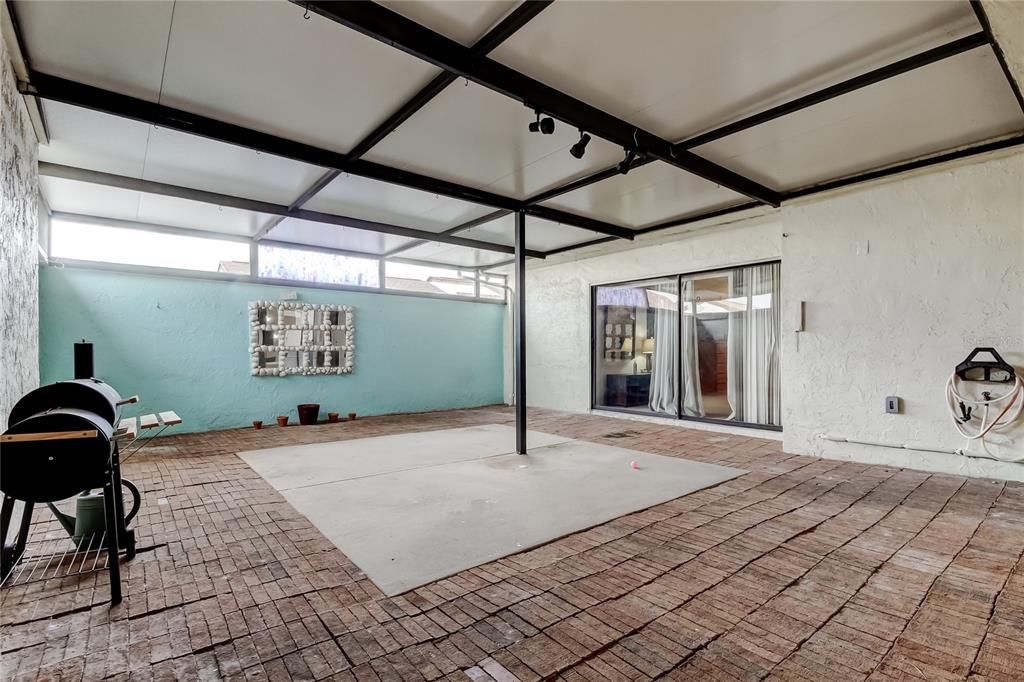 For Sale: $245,000 (3 beds, 2 baths, 1300 Square Feet)