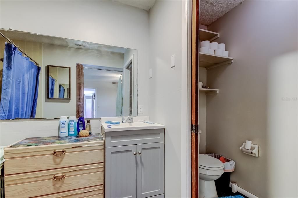 For Sale: $245,000 (3 beds, 2 baths, 1300 Square Feet)