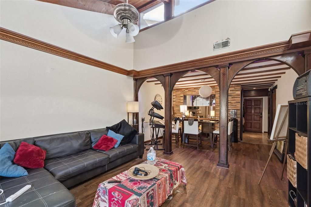 For Sale: $110,000 (2 beds, 2 baths, 1123 Square Feet)