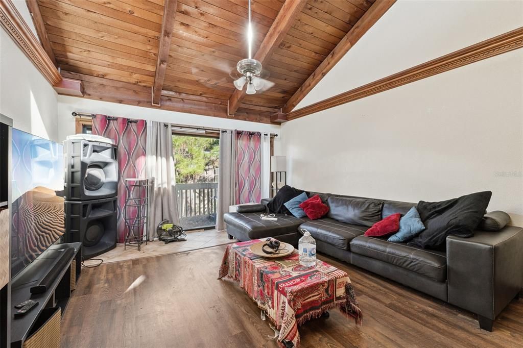 For Sale: $110,000 (2 beds, 2 baths, 1123 Square Feet)